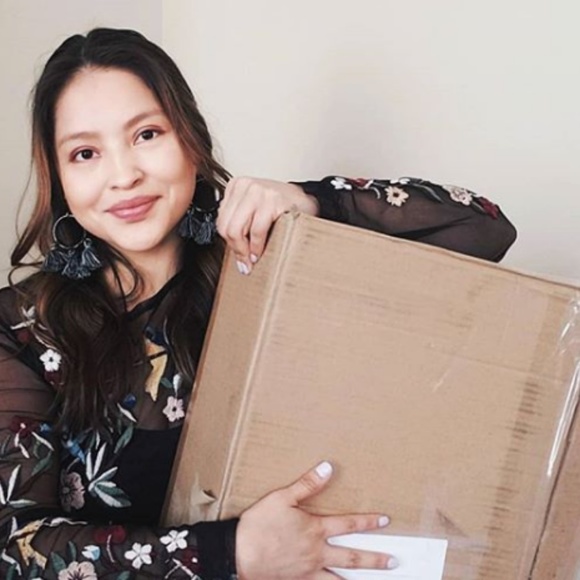 Welcome to my closet! - Picture 5 of 6